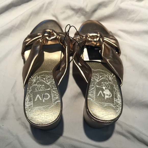 DV by Dolce Vita rose gold knotted heels - Picture 3 of 3